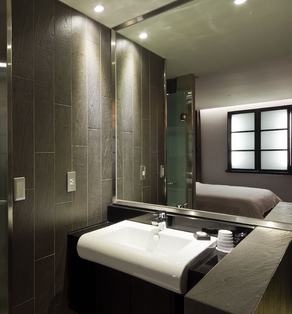 undefined FX Hotel Taipei Nanjing East Road Branch 9