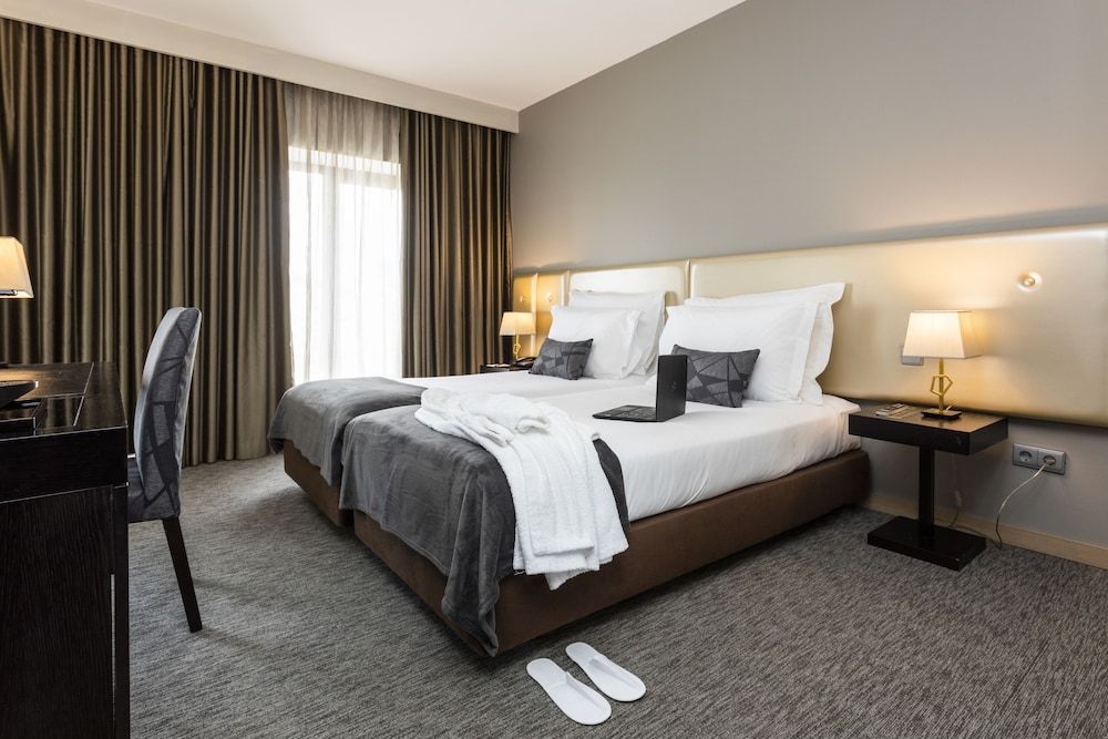 undefined Czar Lisbon Hotel 4