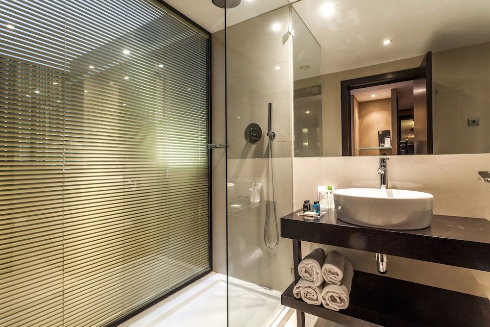 undefined Czar Lisbon Hotel 9