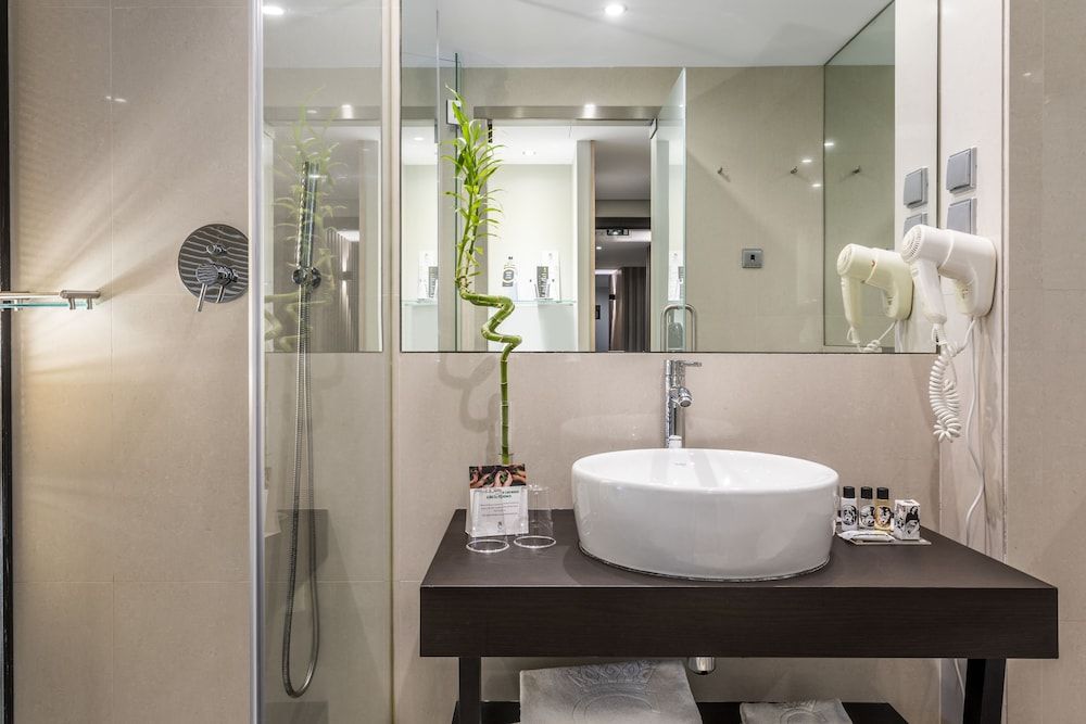 undefined Czar Lisbon Hotel 7