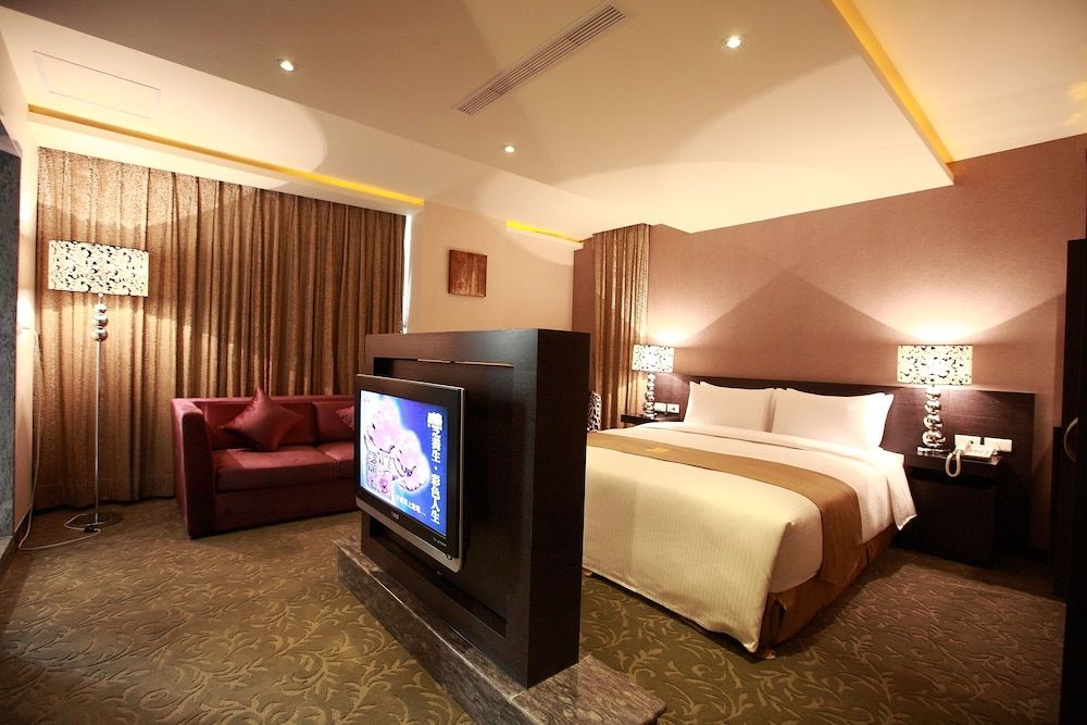 Suite, 1 King Bed (Byeyer)