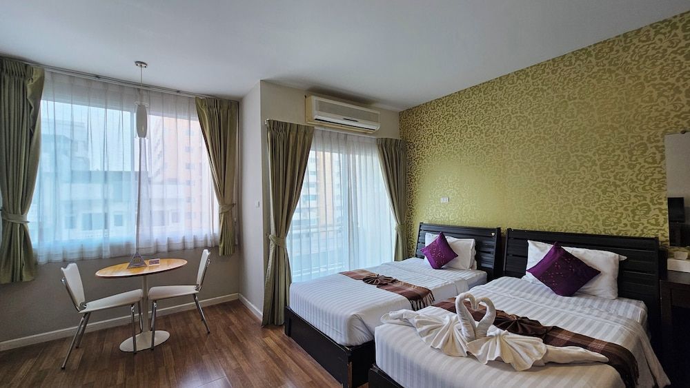 undefined Baiyoke Ciao Hotel 2