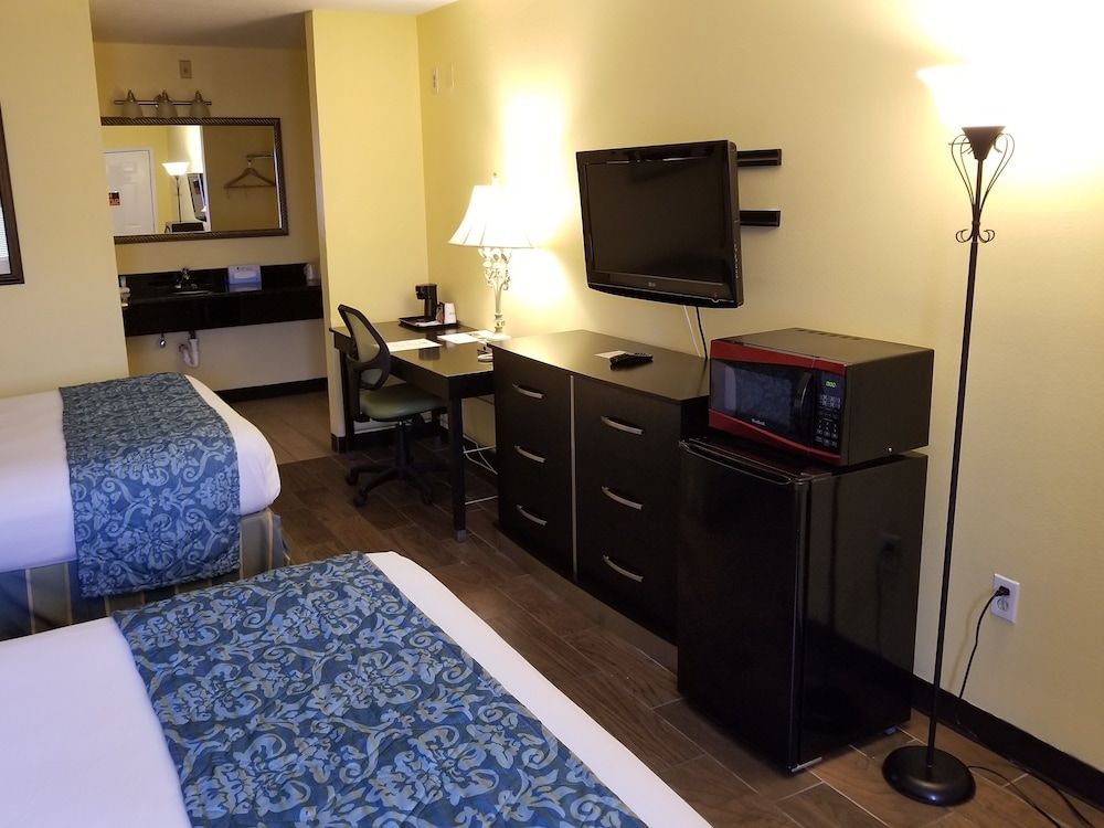 undefined Shining Light Inn & Suites 2