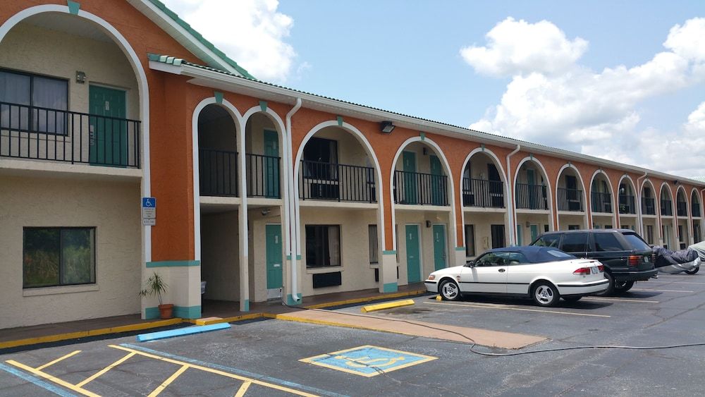 undefined Shining Light Inn & Suites 6
