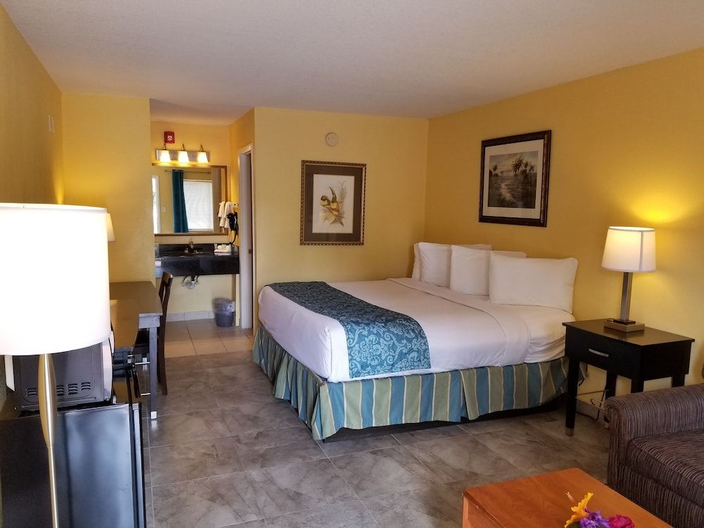 undefined Shining Light Inn & Suites 3