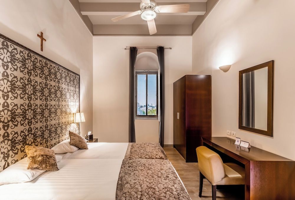 Notre Dame of Jerusalem Center Family Room, Private Bathroom 2