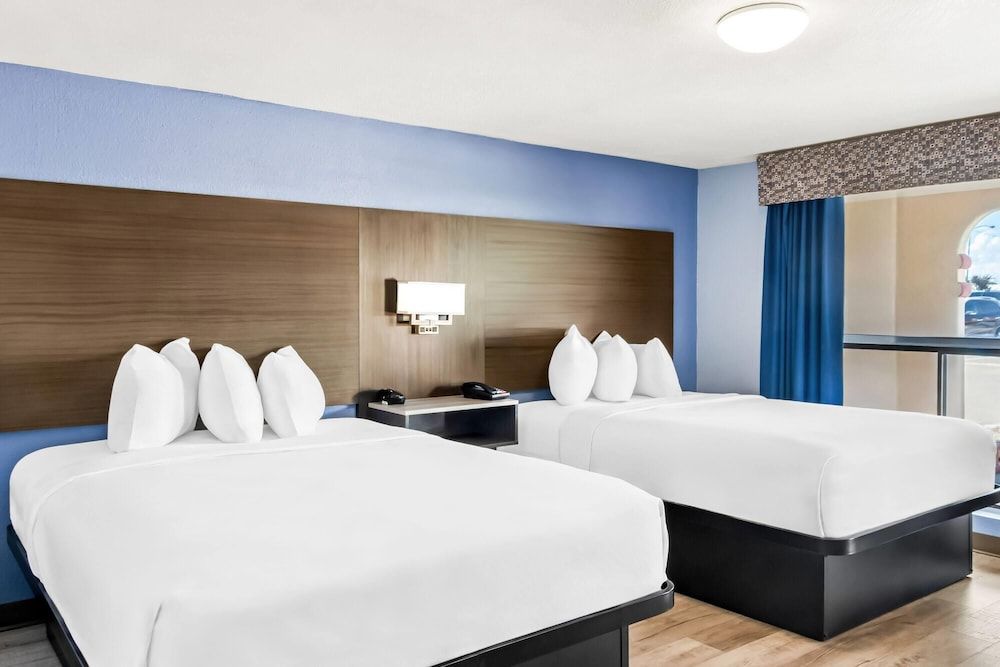 Room, 2 Queen Beds, Non Smoking