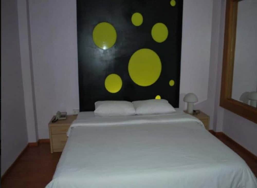 undefined Suriwongse Hotel 9