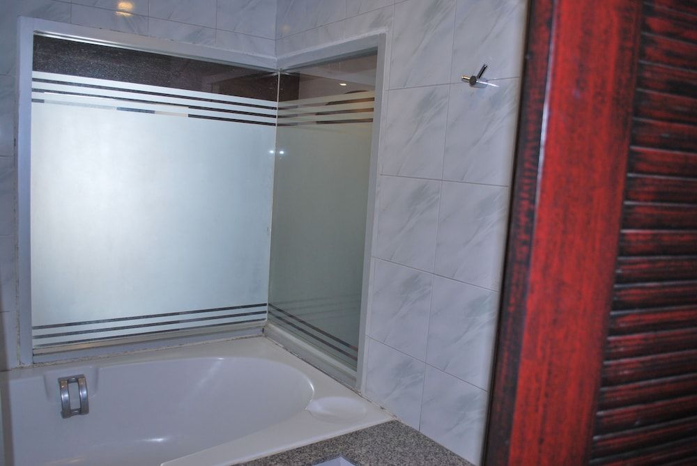 undefined Suriwongse Hotel 5