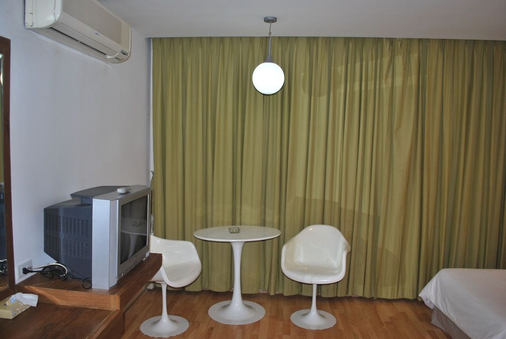 undefined Suriwongse Hotel 4