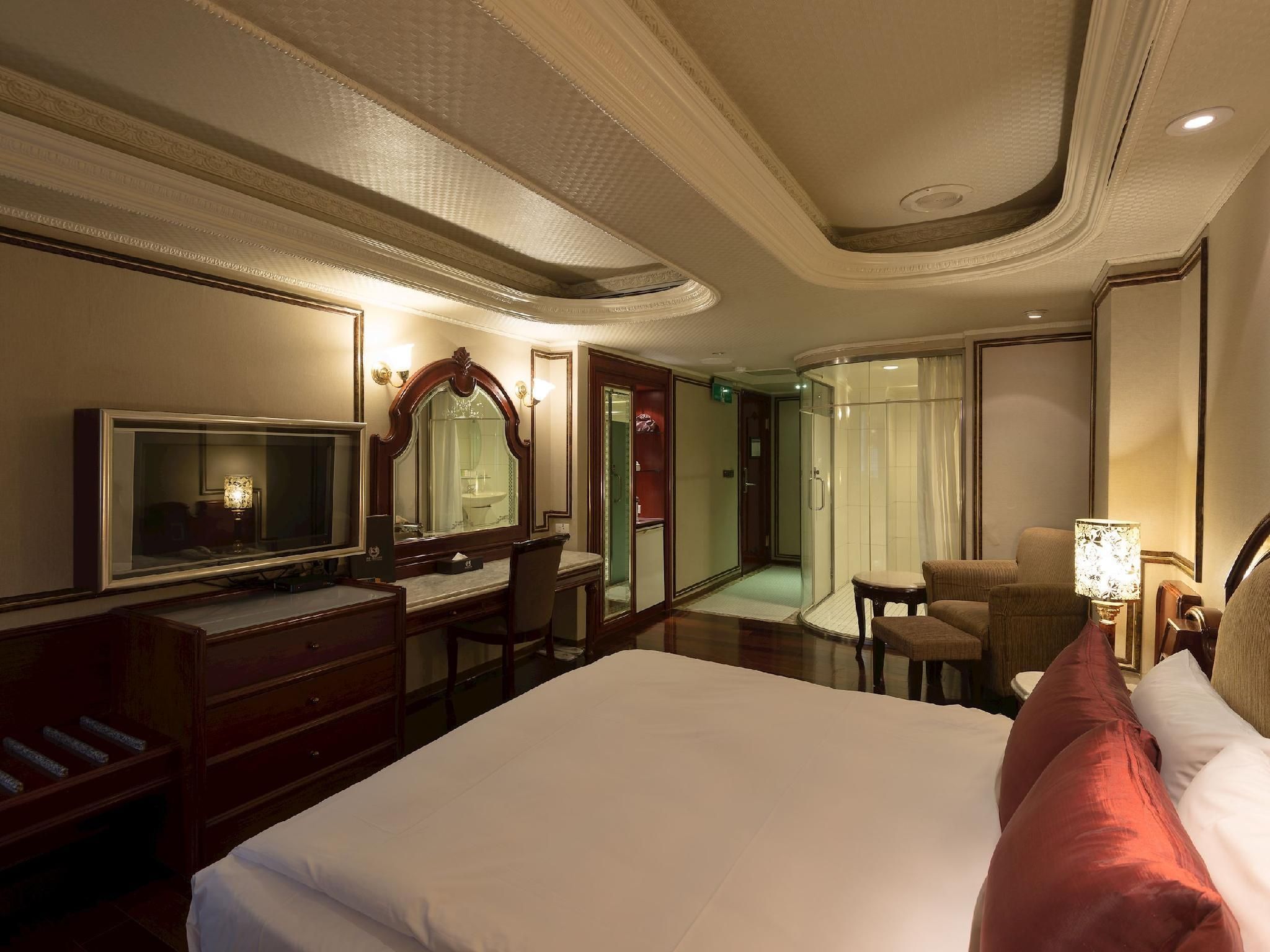 Happiness Hotel Double 2