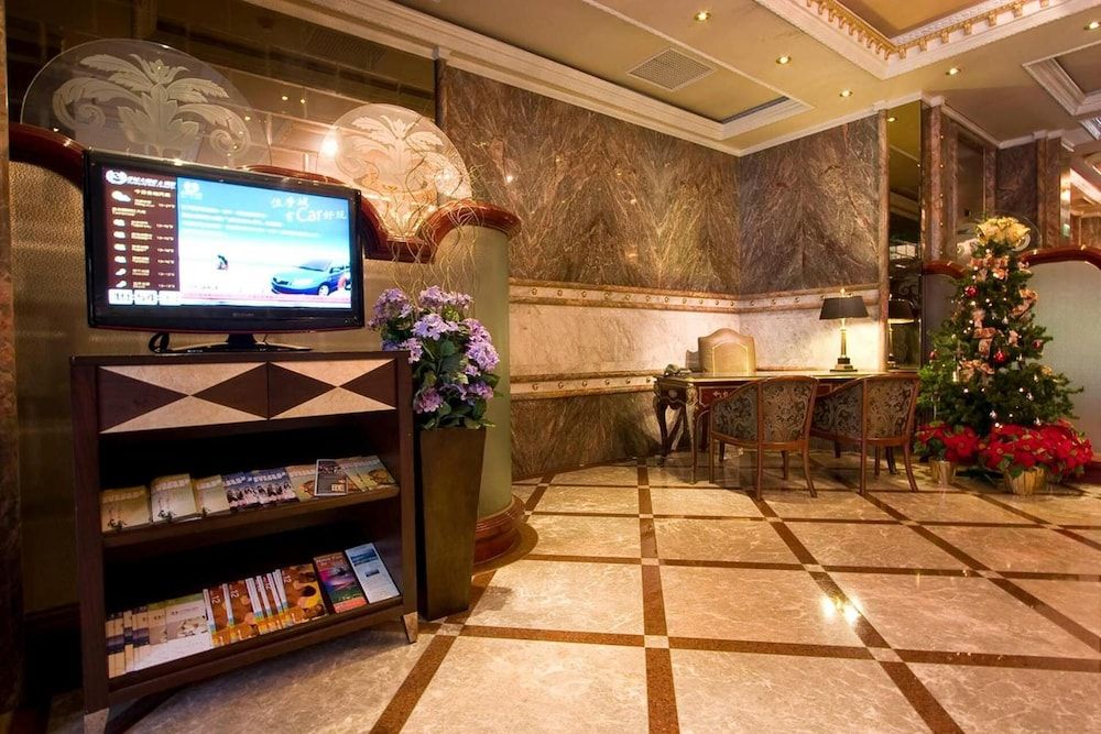 undefined Happiness Hotel 8