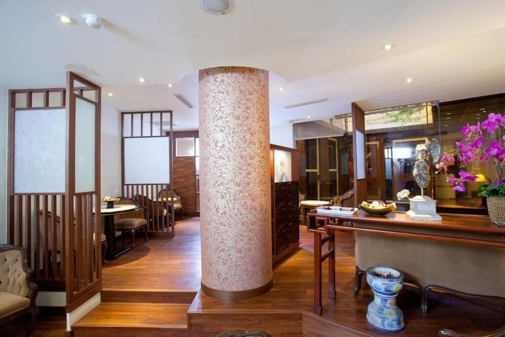 undefined Deja Vu Hotel 8