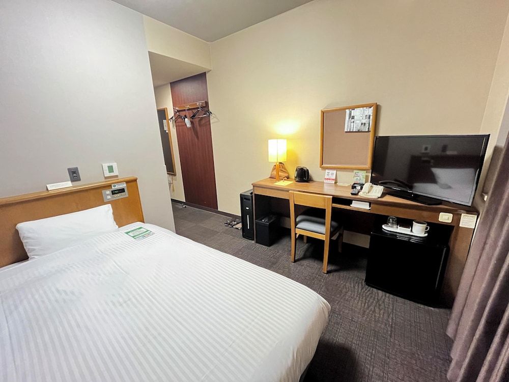 Single Room, Smoking