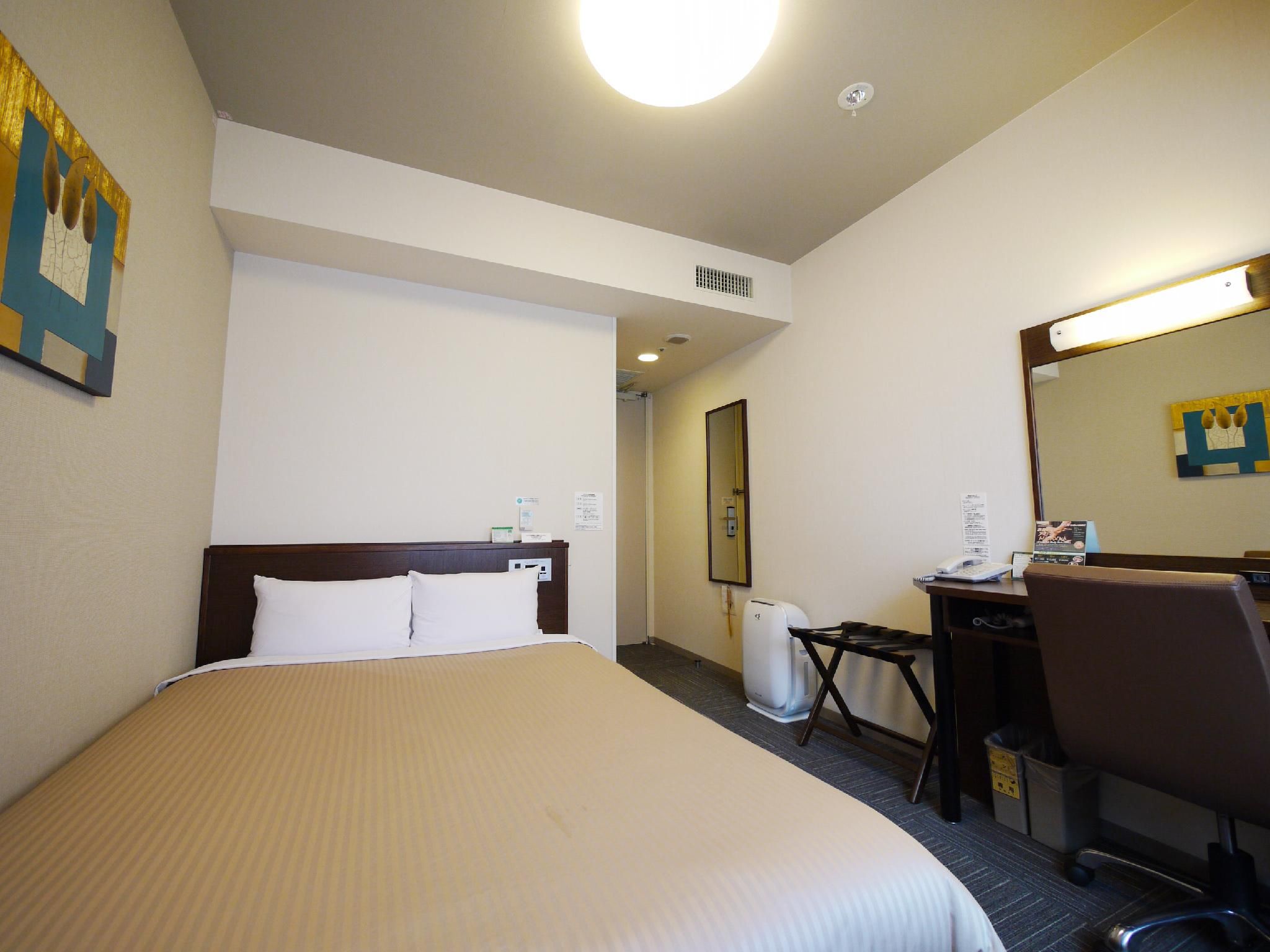 Semi Double Room - Non-Smoking