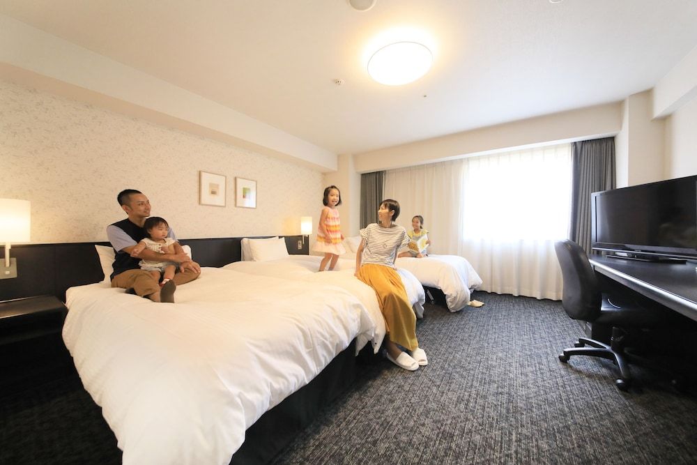 Twin Room, Smoking (for 3 Person)
