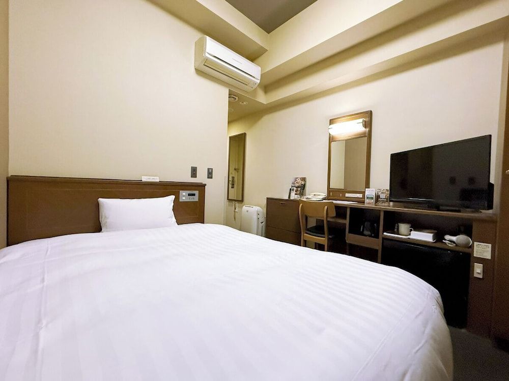 Single Room, Smoking