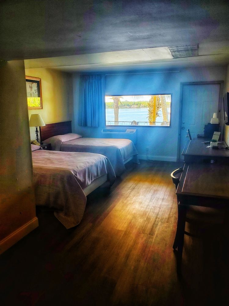 The Port Hotel & Marina Standard Room, 2 Double Beds 2