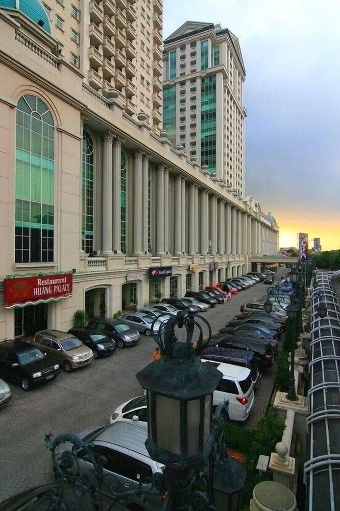 undefined The Bellezza Suites Jakarta 3