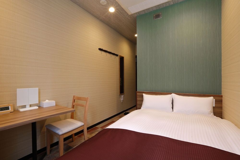 Semi-double plus room