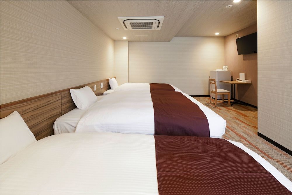 Deluxe Queen plus room (Sofa bed available for 5 People)