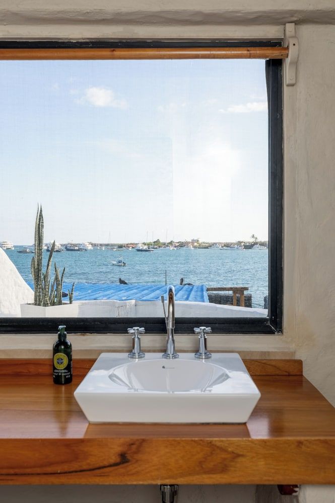 Blu Galapagos Sustainable Waterfront Lodge Suite Signature 12