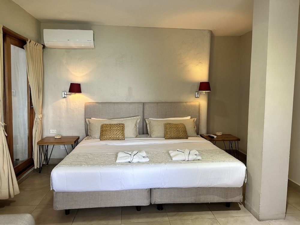 Blu Galapagos Sustainable Waterfront Lodge Junior Suite 5