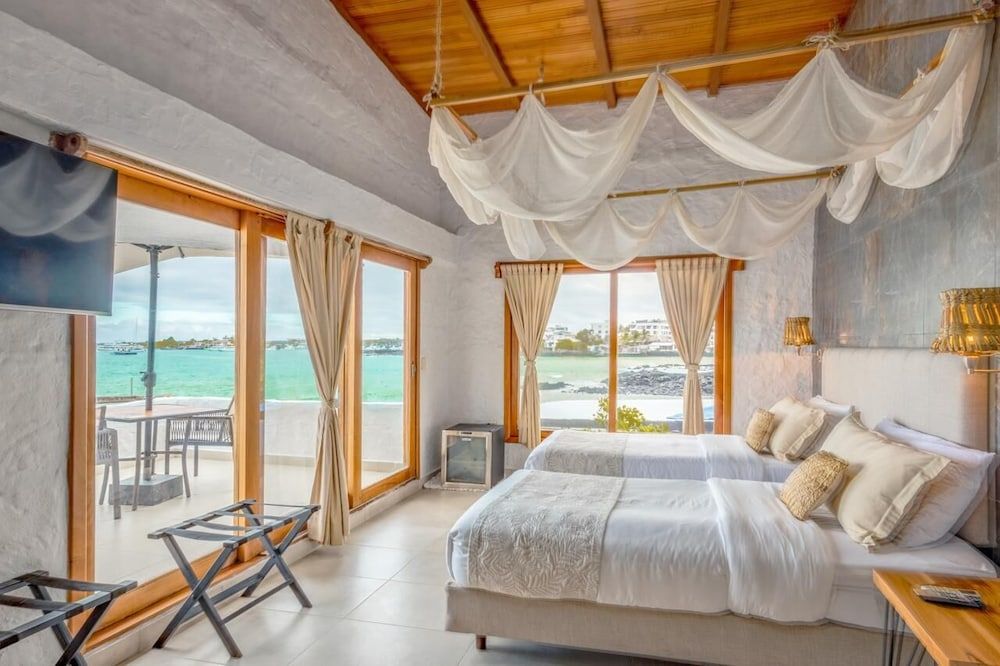 Blu Galapagos Sustainable Waterfront Lodge Suite Signature 2