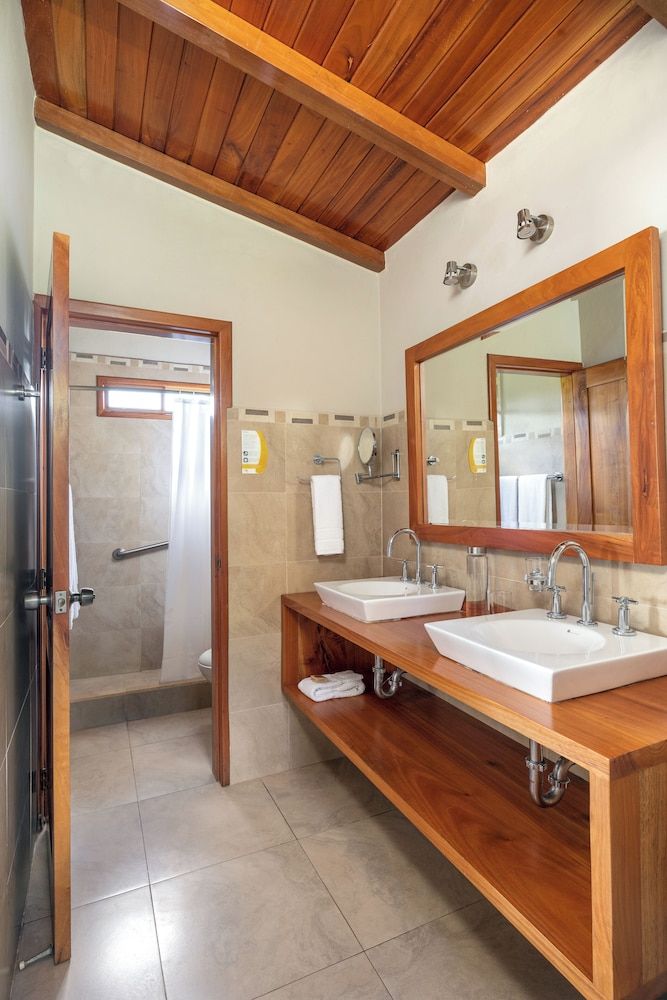 Blu Galapagos Sustainable Waterfront Lodge Suite Signature 11