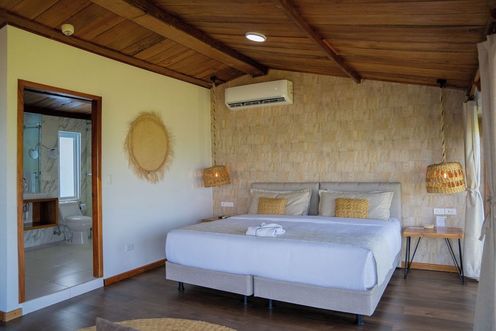 Blu Galapagos Sustainable Waterfront Lodge Suite Signature 6