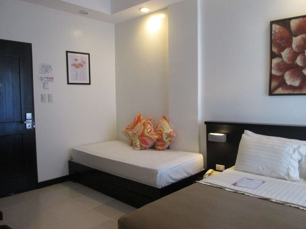 undefined One Crescent Place 6