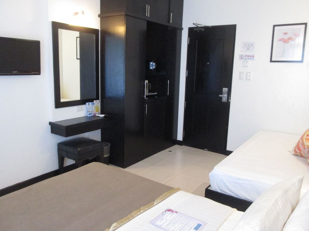 undefined One Crescent Place 7