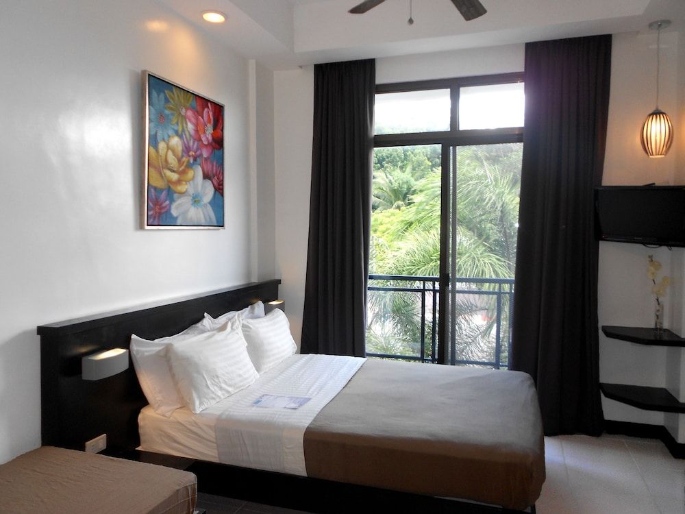undefined One Crescent Place 5
