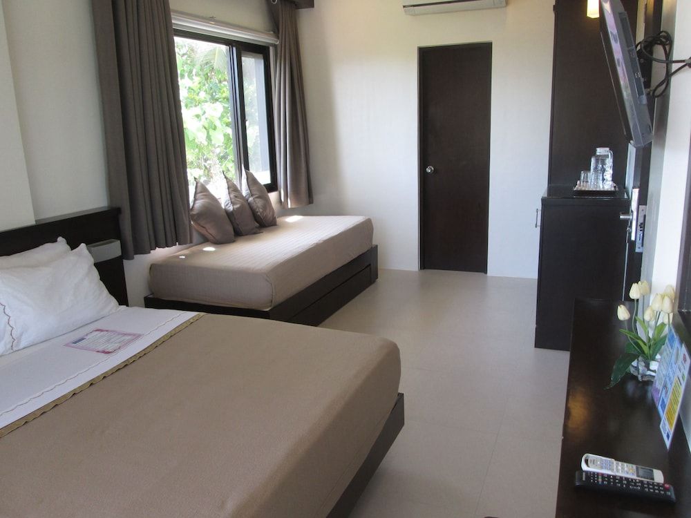 undefined One Crescent Place 7