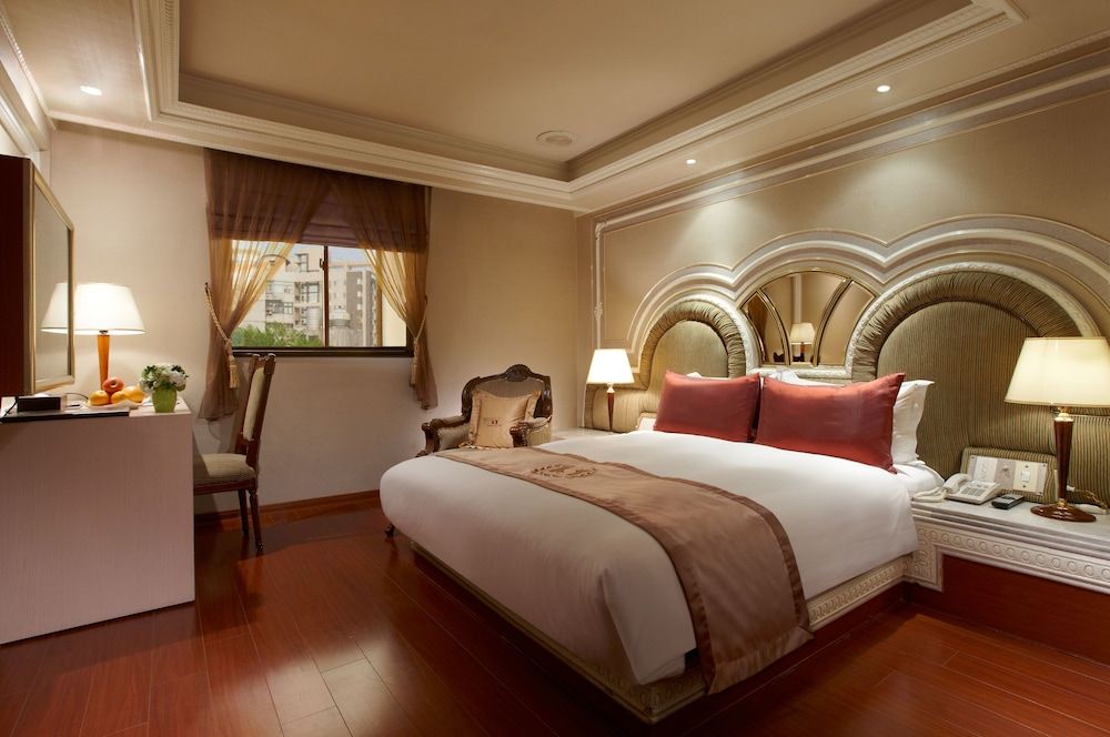 undefined Charming Castle Hotel 2