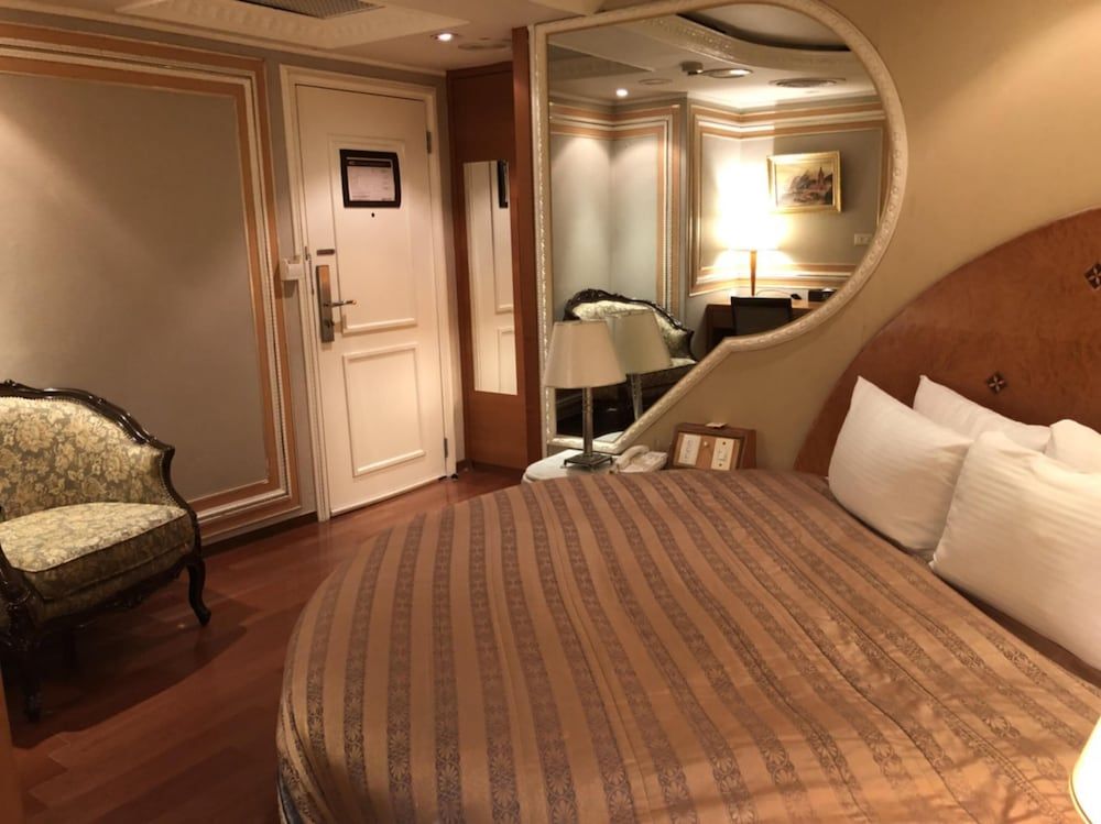 undefined Charming Castle Hotel 3