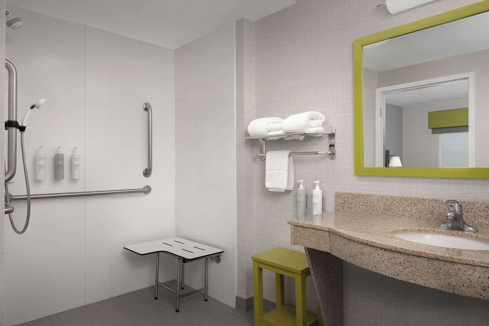 Hampton Inn & Suites Durham/North I-85