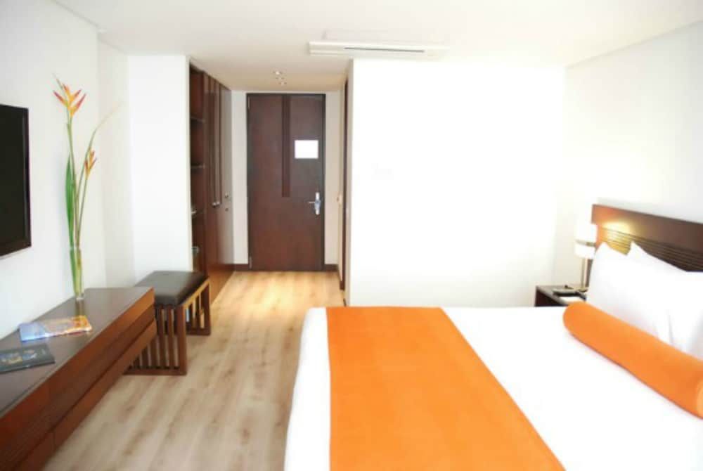 Best Western Plus 93 Park Hotel Standard Room, 1 King Bed, Non Smoking (BF) 2