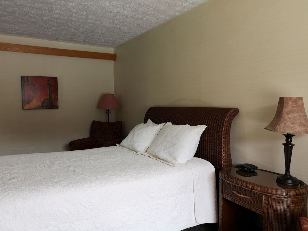 Hôtellerie Jardins de Ville Room, 1 Queen Bed, Kitchenette (Pavilion) 3