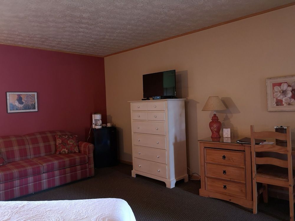 Hôtellerie Jardins de Ville Room, 1 Queen Bed, Kitchenette (Pavilion) 2