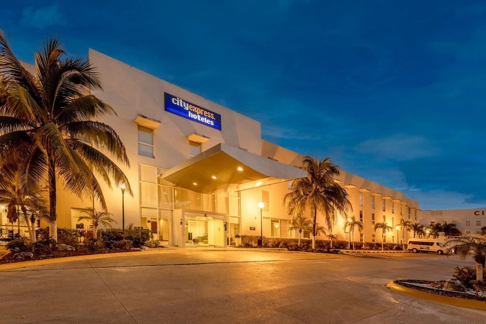 undefined City Express by Marriott Playa Del Carmen 4