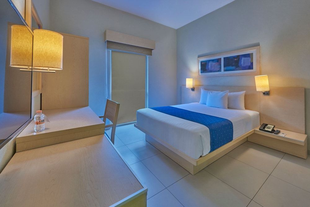 City Express by Marriott Playa Del Carmen Room, 1 Queen Bed 6