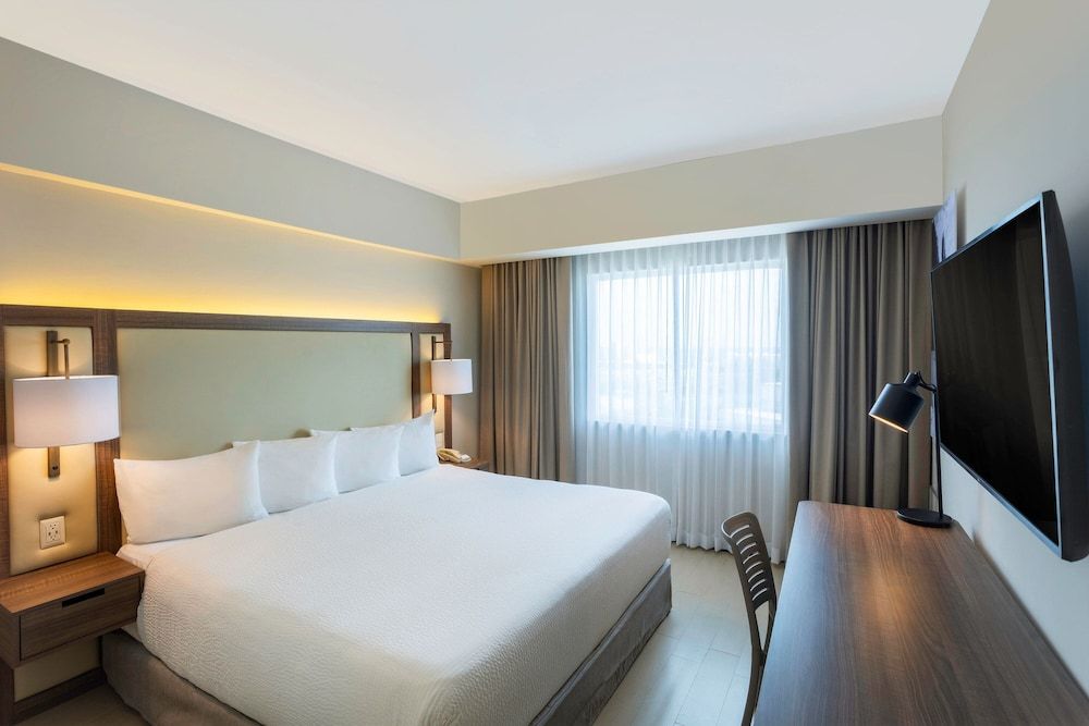 Room, 1 King Bed, Non Smoking