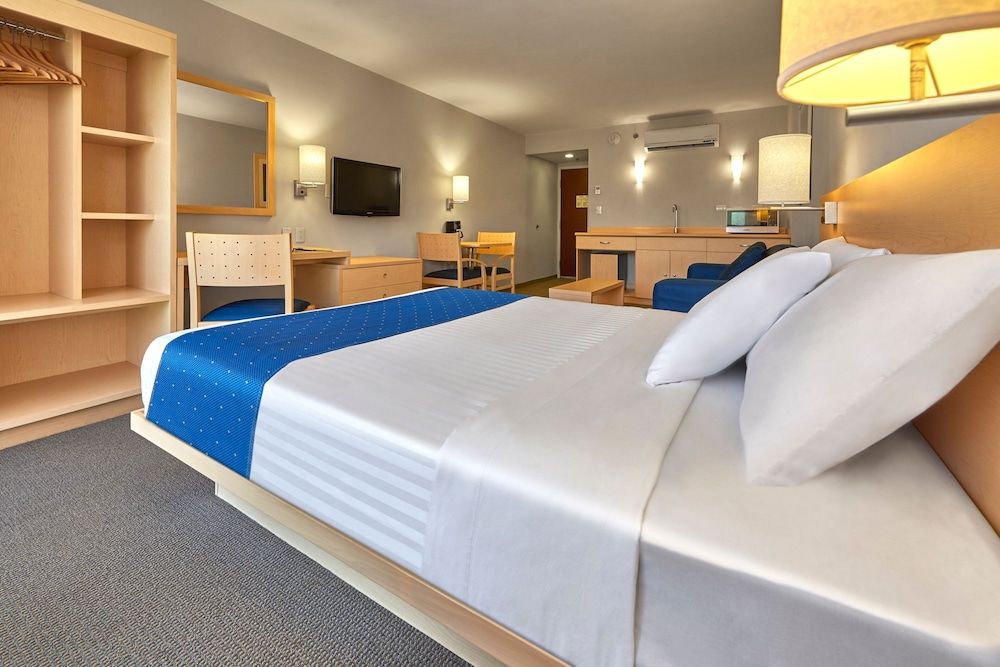 Suite, 1 Queen Bed with Sofa bed