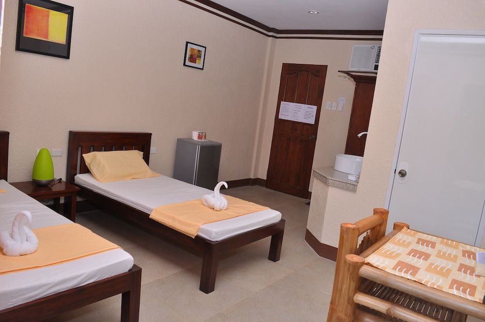 undefined Slam's Garden Dive Resort 9