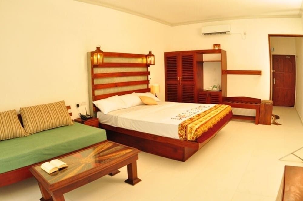 Deluxe Room With Balcony (Sea View)