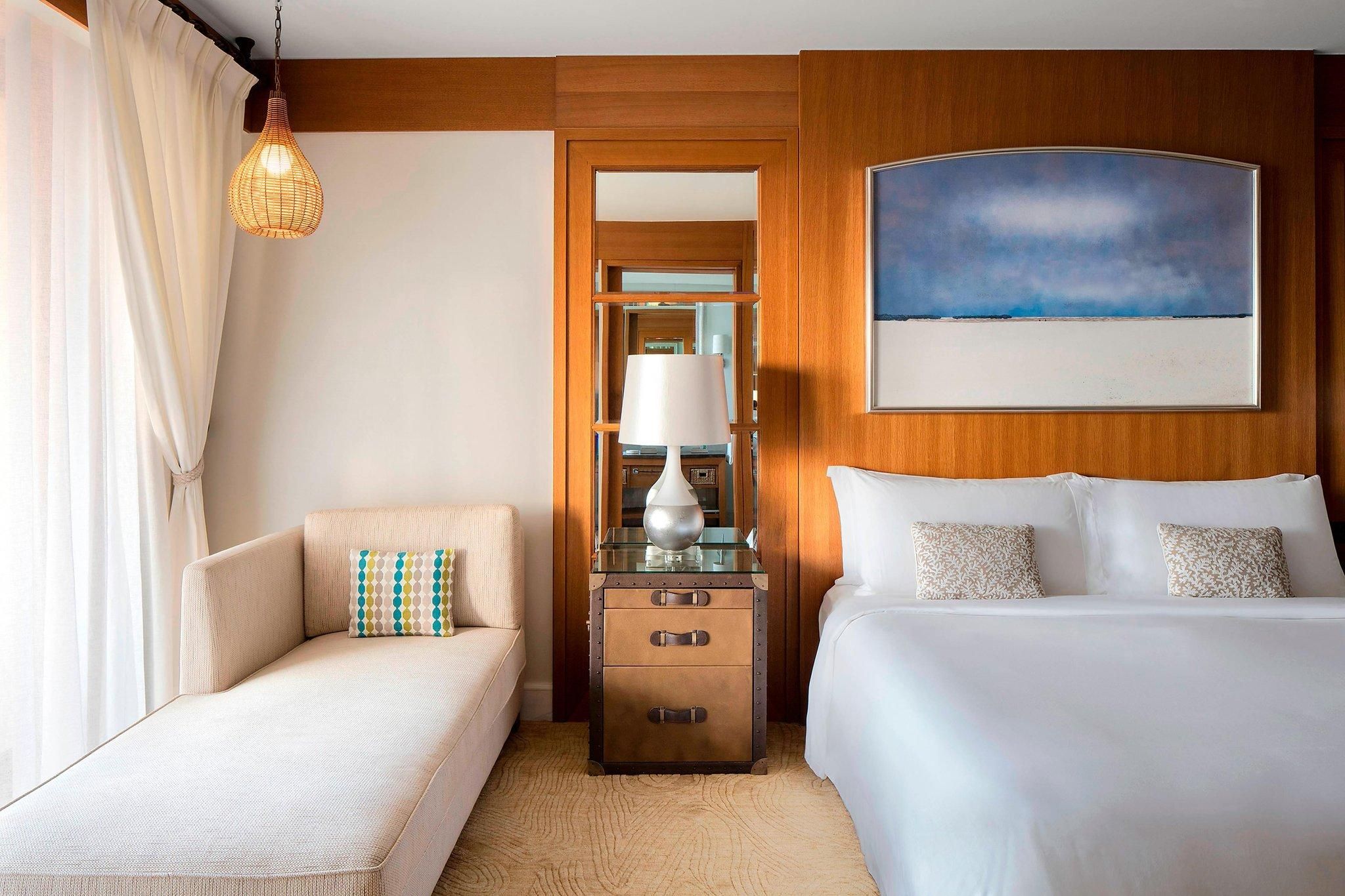 Superior, Guest room, 1 King, Partial sea view, Balcony