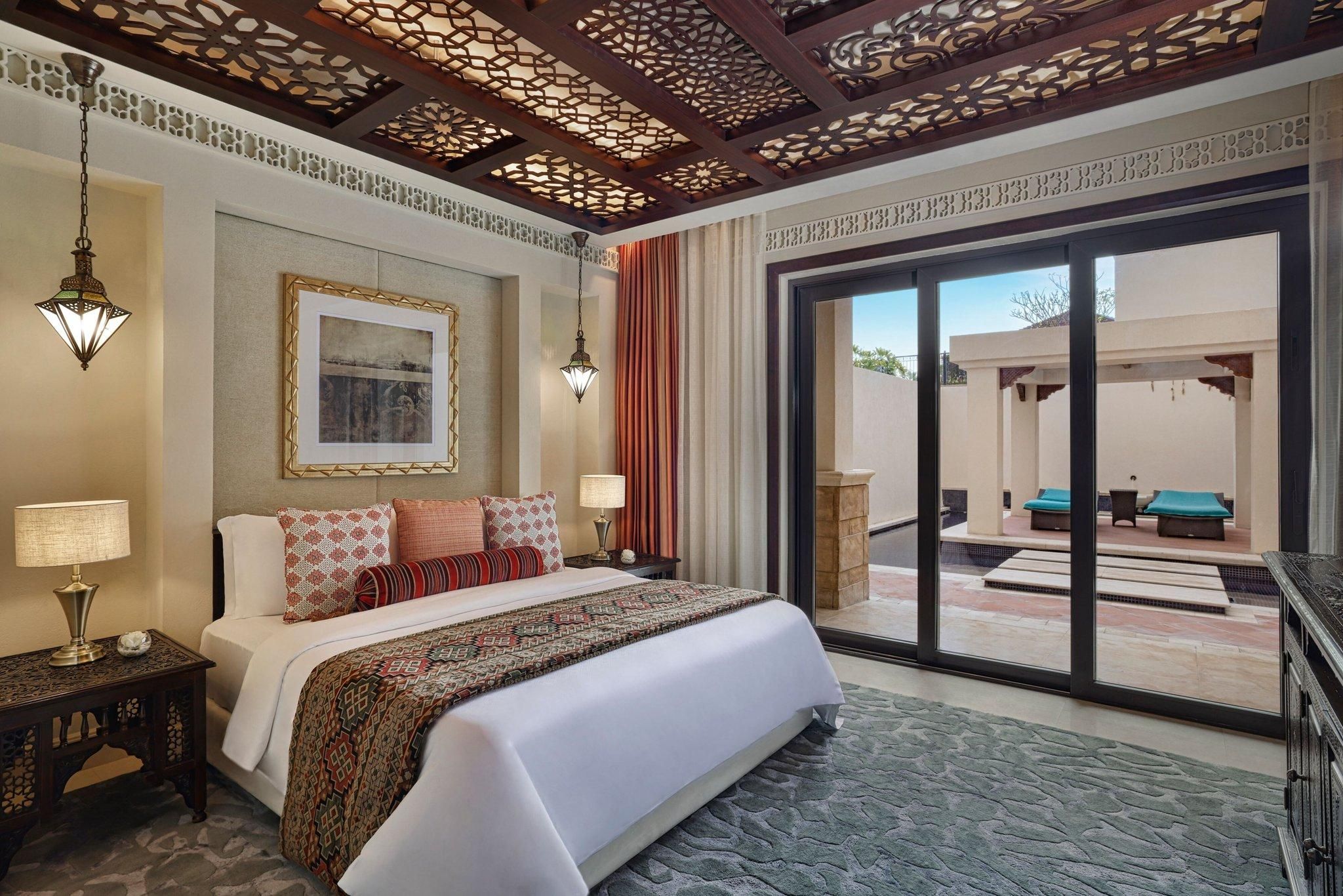 SPA Suite, 1 Bedroom Suite, 1 King, Garden View, Balcony