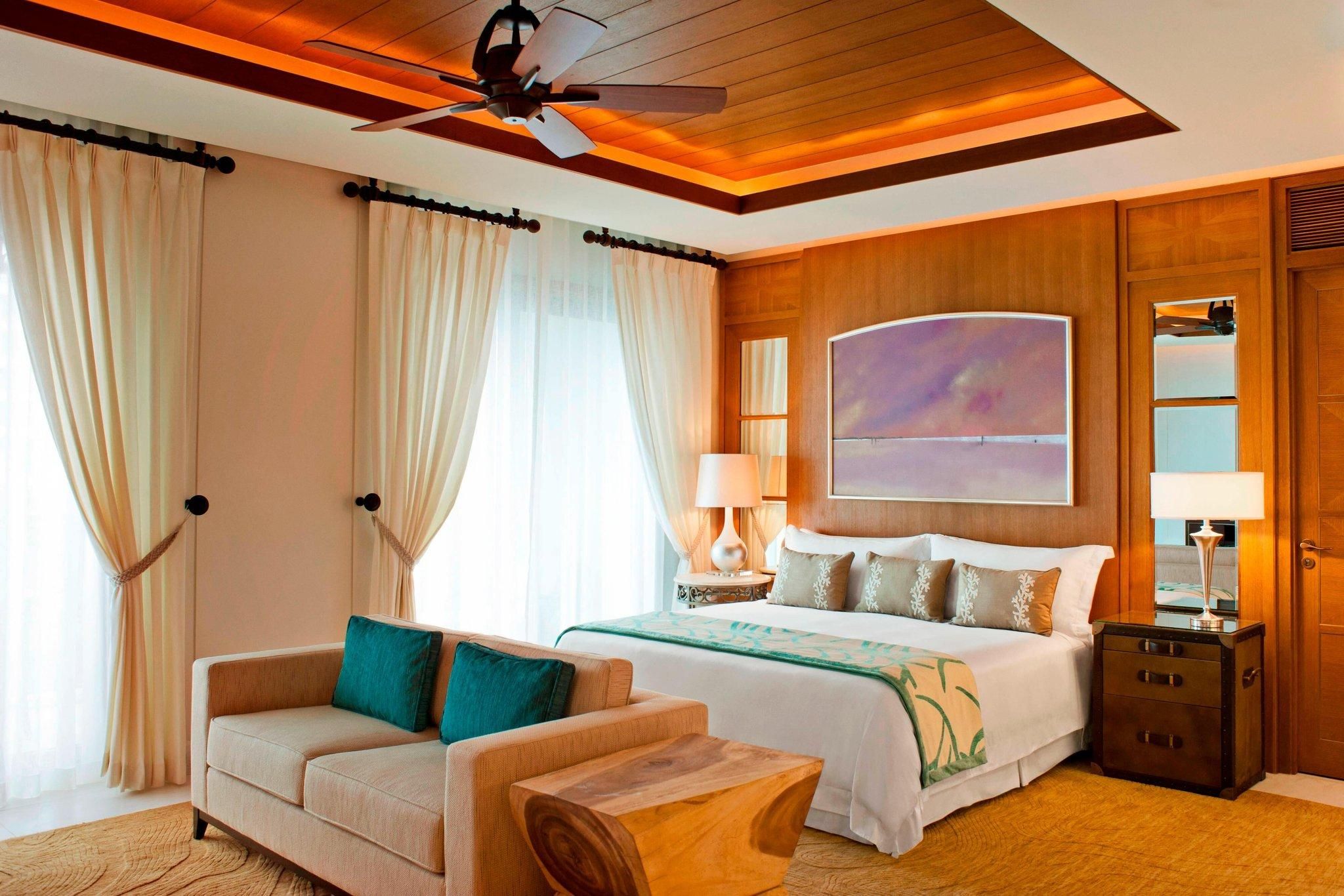 St Regis Suite, 1 Bedroom Suite, 1 King, Balcony