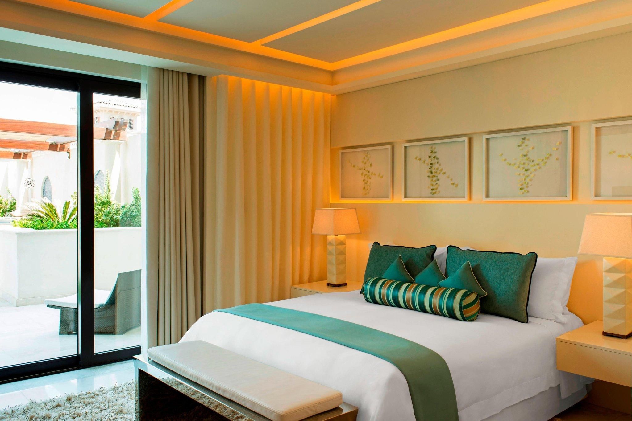 Two-Bedroom Contemporary, 2 Bedroom Suite, Bedroom 1: 1 King, Bedroom 2: 2 Queen, Garden View